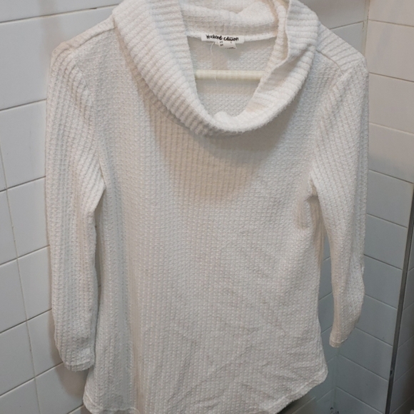 Top - Picture 1 of 2